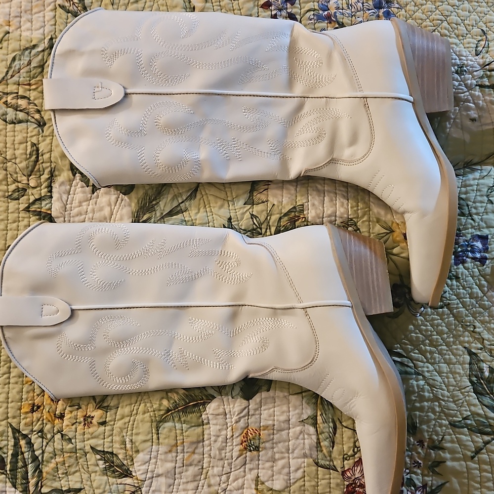 Steve Madden White Windie Boots Size 9.5M - Picture 2 of 12
